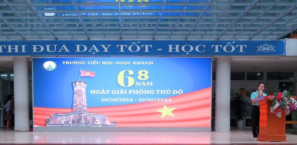 Thầy trò trường Tiểu học Ngọc Khánh đã vui mừng chào đón ngày Giải phóng Thủ đô 10/10