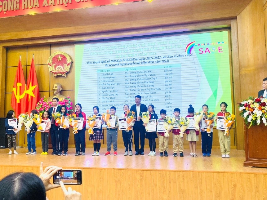 Học sinh trường Tiểu học Ngọc Khánh hưởng ứng và đạt giải trong cuộc thi vẽ tranh tiết kiệm điện năm 2022