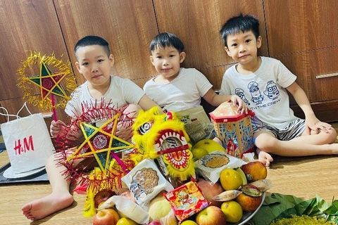 Vui Tết Trung thu an toàn, đầm ấm cùng học sinh khối 2