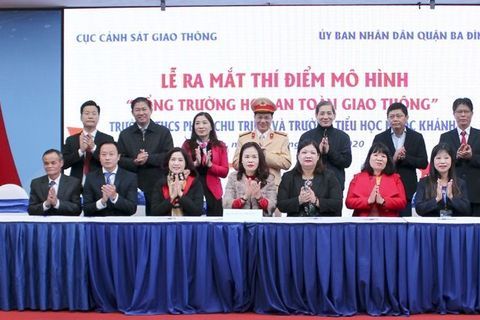 Lễ ra mắt thí điểm mô hình “Cổng trường học an toàn giao thông” trường THCS Phan Chu Trinh và Tiểu học Ngọc Khánh