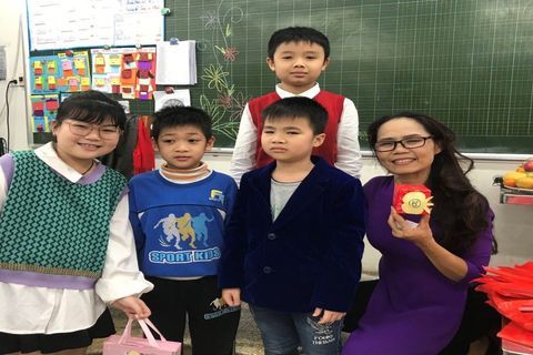 Hoạt động chào mừng ngày Quốc tế Phụ nữ của khối 3