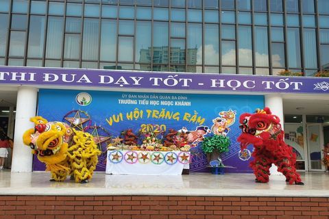 Vui Tết Trung Thu năm 2020 ở trường Tiểu học Ngọc Khánh