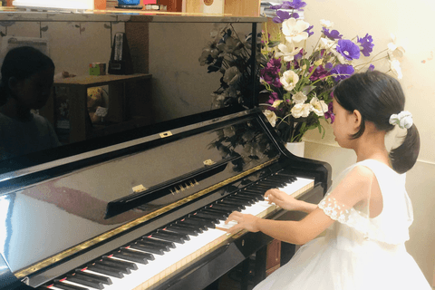 Tài năng âm nhạc nhí Hoàng Thu Thủy lớp 4A5