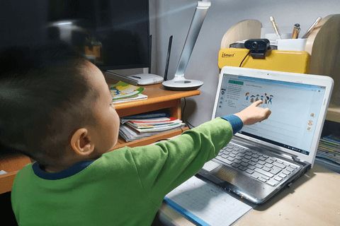 Khối 1 hăng hái tham gia thi Đấu trường toán học