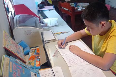 Học sinh khối 4 tích cực dạy học trong tình hình dịch bệnh Covid-19 diễn biến phức tạp