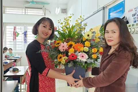 Hoạt động chào mừng ngày Quốc tế Phụ nữ của khối 4