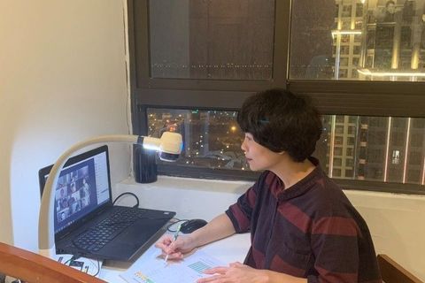 Học sinh lớp 1 “Tạm ngừng đến trường nhưng không ngừng việc học”