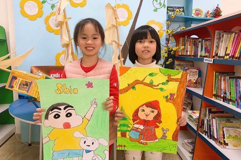 Học sinh khối 3 tham gia hoạt động “ Vẽ tranh theo bìa sách và nhân vật trong sách, truyện mà em yêu thích” năm học 2020- 2021