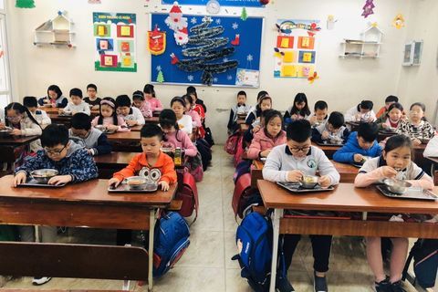 Công tác bán trú, an toàn vệ sinh thực phẩm trong nhà trường