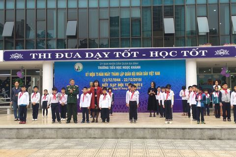 Kỉ niệm 75 năm ngày thành lập Quân đội nhân dân Việt Nam và Lễ kết nạp Đội đợt 2