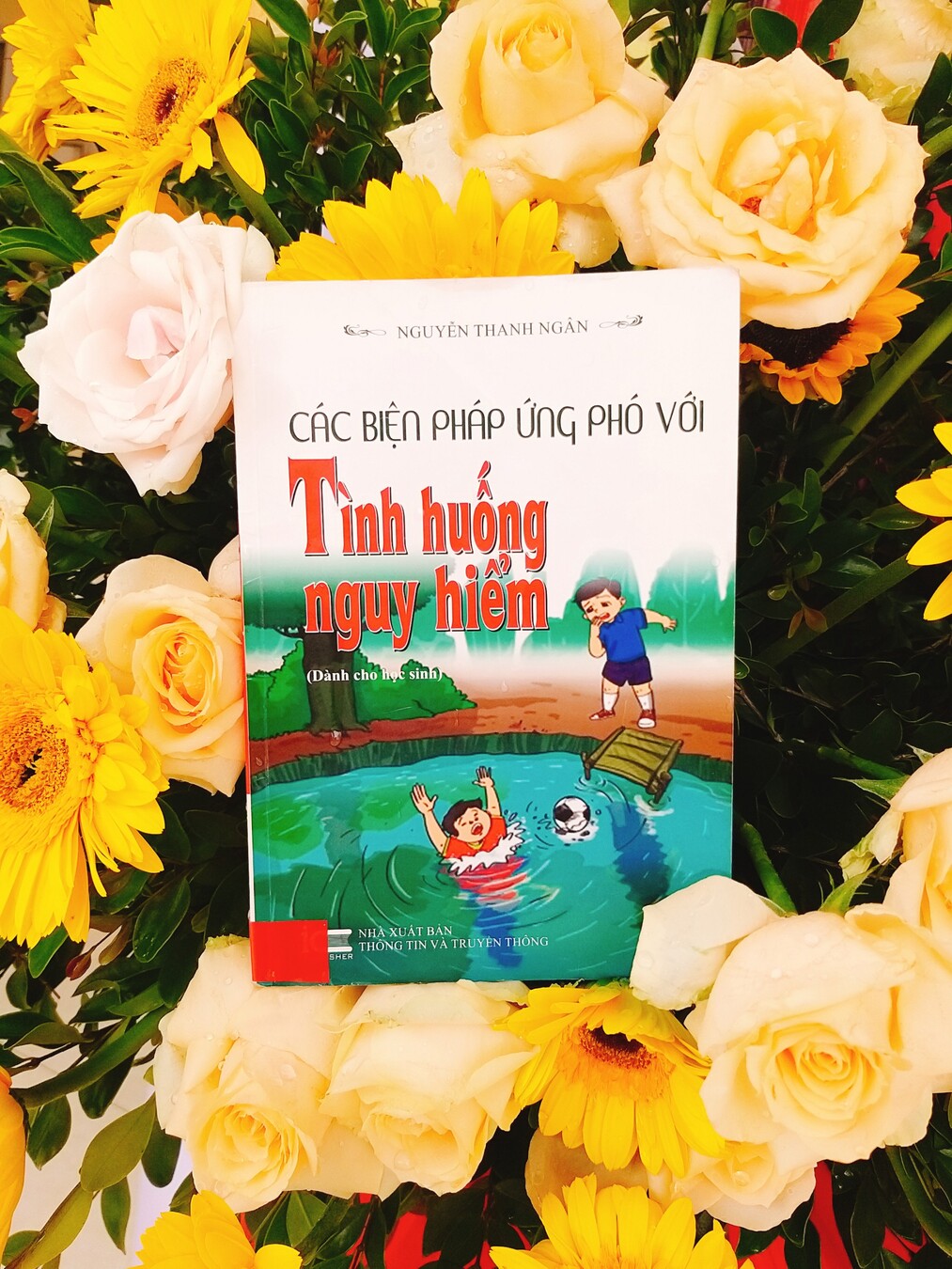 Cuốn sách Các biện pháp ứng phó với tình huống nguy hiểm