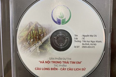 Sản phẩm dự thi với chủ đề "Hà Nội trong trái tim em" do bạn Vũ Mai Chi lớp 5C thực hiện