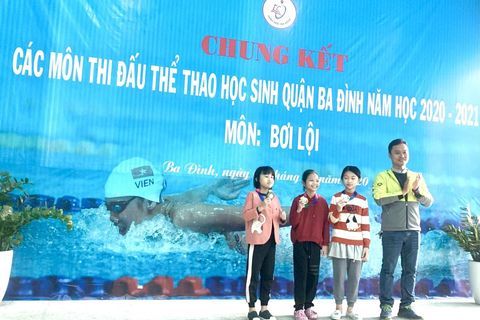 Cô bé Vàng Team 3A3