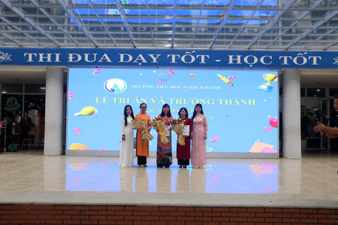 Tháng 5 yêu thương với “ Lễ tri ân và trưởng thành” của học sinh khối 5 – Trường Tiểu học Ngọc Khánh