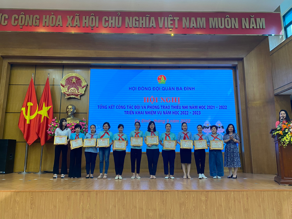 Liên đội trường Tiểu học Ngọc Khánh đón nhận niềm vui đầu năm