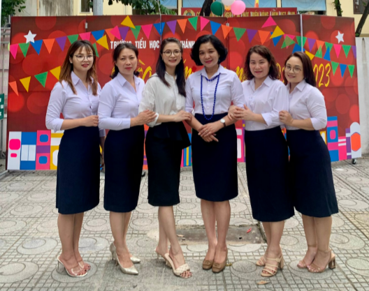 Thầy và trò khối 4 trường Tiểu học Ngọc Khánh tưng bừng - hân hoan chào đón năm học 2022 - 2023