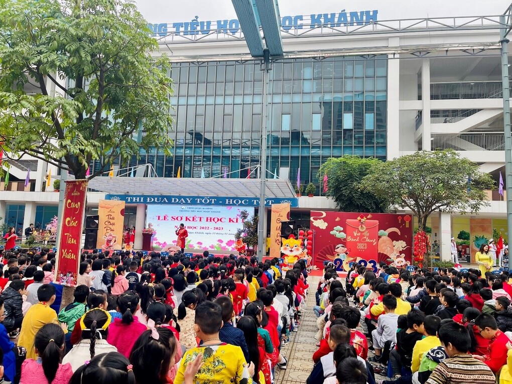 Hân hoan trong ngày lễ sơ kết kì 1 năm học 2022 – 2023 và lễ hội bánh chưng xanh trường tiểu học Ngọc Khánh