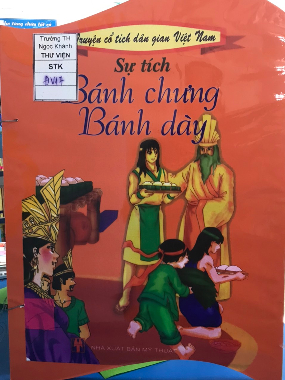 Giới thiệu sách tháng 1 - Cuốn sách " Sự tích bánh chưng bánh dày "