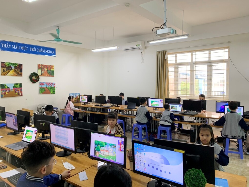 Học sinh khối 1 trường Tiểu học Ngọc Khánh hào hứng tham gia cuộc thi Trạng Nguyên Tiếng Việt cấp quận