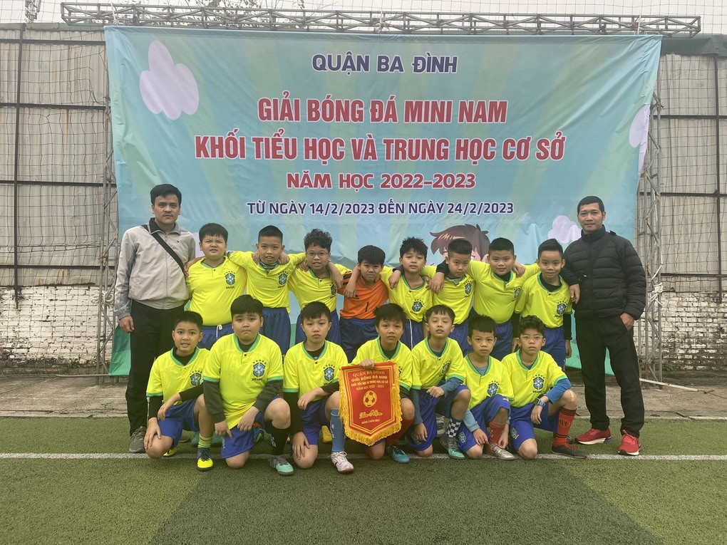 Đội tuyển bóng đá nam trường TH Ngọc Khánh tham dự Giải bóng đá mini nam khối TH và THCS quận Ba Đình