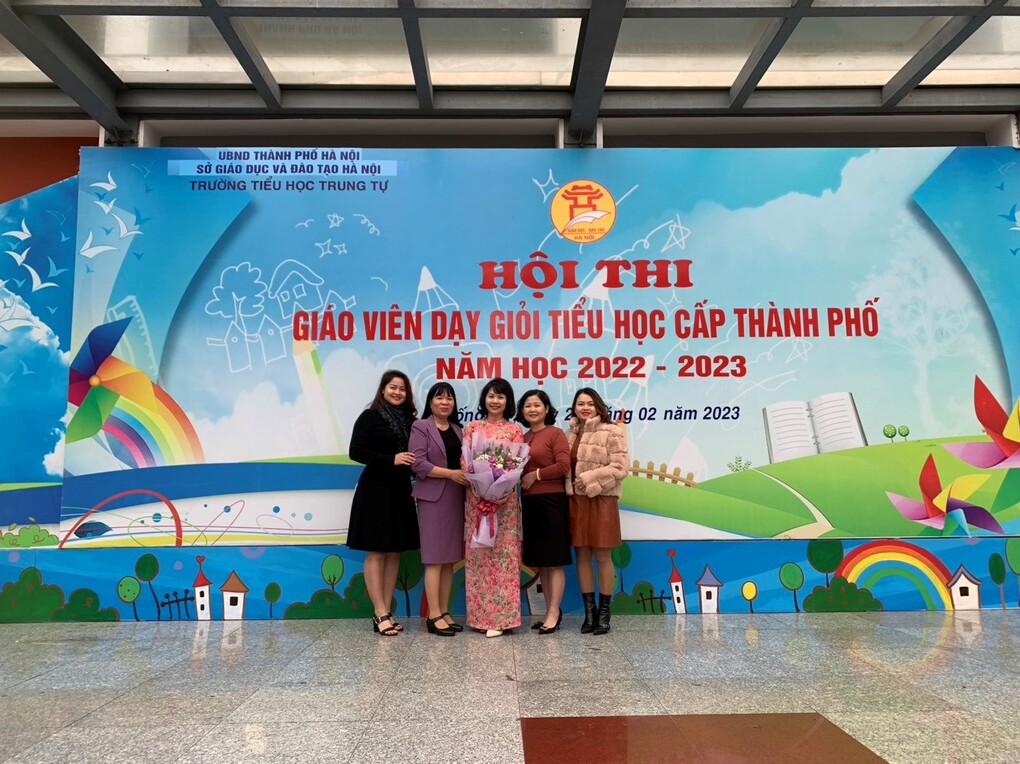 Chúc mừng cô giáo Phạm Phương Tri hoàn thành xuất sắc tiết dạy dự thi giáo viên dạy giỏi tiểu học cấp Thành phố