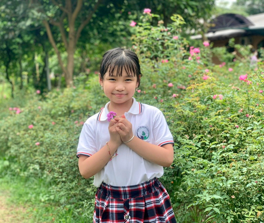 Hà Vy – Cô bé chăm ngoan, học giỏi