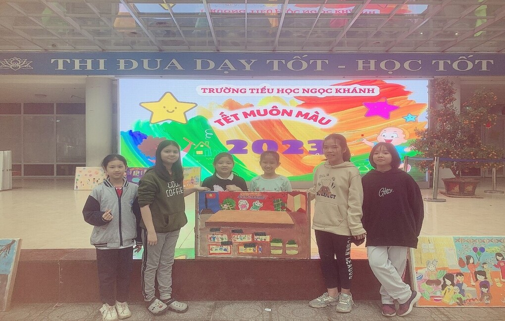 Cuộc thi vẽ tranh “ Tết muôn màu” của học sinh lớp 4A5