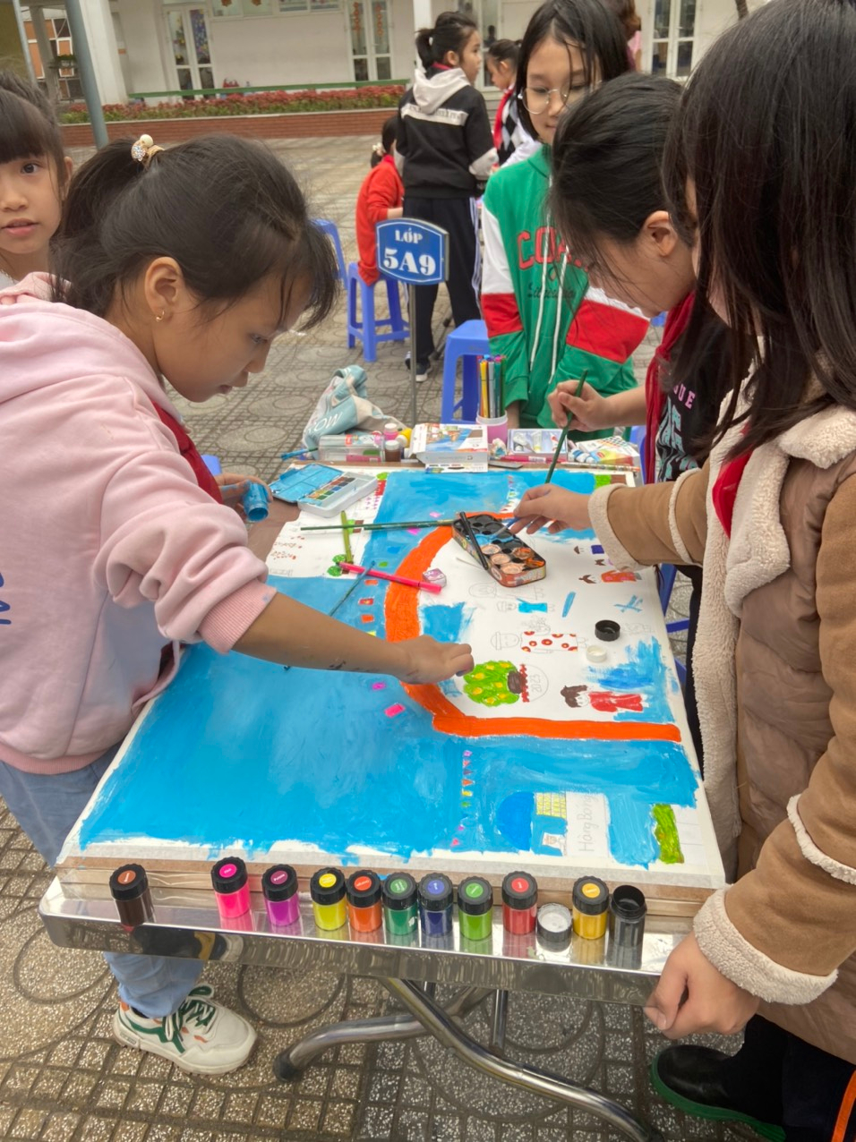 Lớp 4A6 thi vẽ tranh Tết muôn màu – Xuân Quý mão 2023