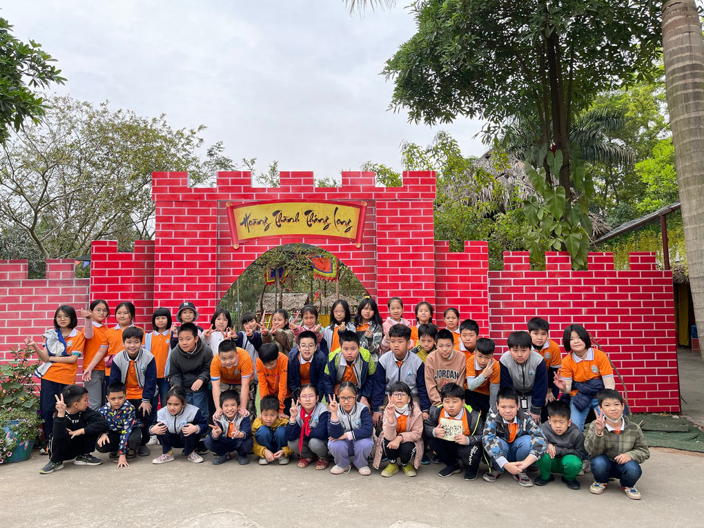 Lớp 4A6: Các em hào hứng tham gia hoạt động trải nghiệm thực tế