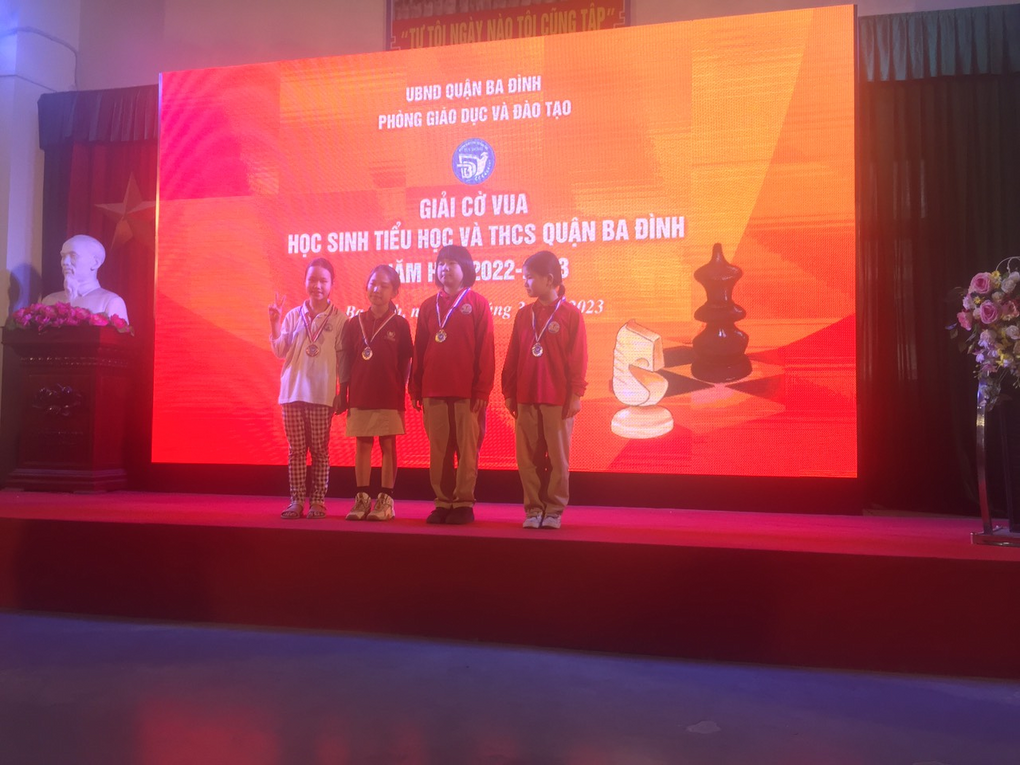 Em Đỗ Hoàng Ngân lớp 4A3 đạt Huy chương Đồng trong cuộc thi Giải cờ vua cho học sinh Tiểu học và Trung học Cơ sở quận Ba Đình