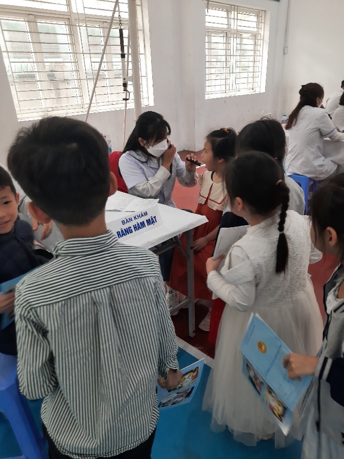 Lớp 1A3 tham gia khám sức khỏe định kì