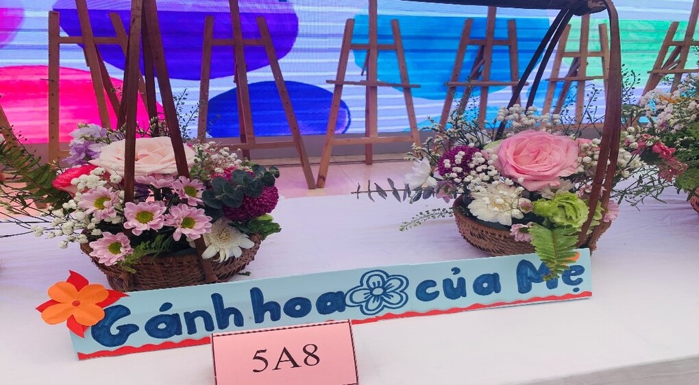 Lớp 5A8 háo hức tham gia Cuộc thi Khéo tay hay làm chào mừng ngày Quốc tế Phụ nữ 8 - 3