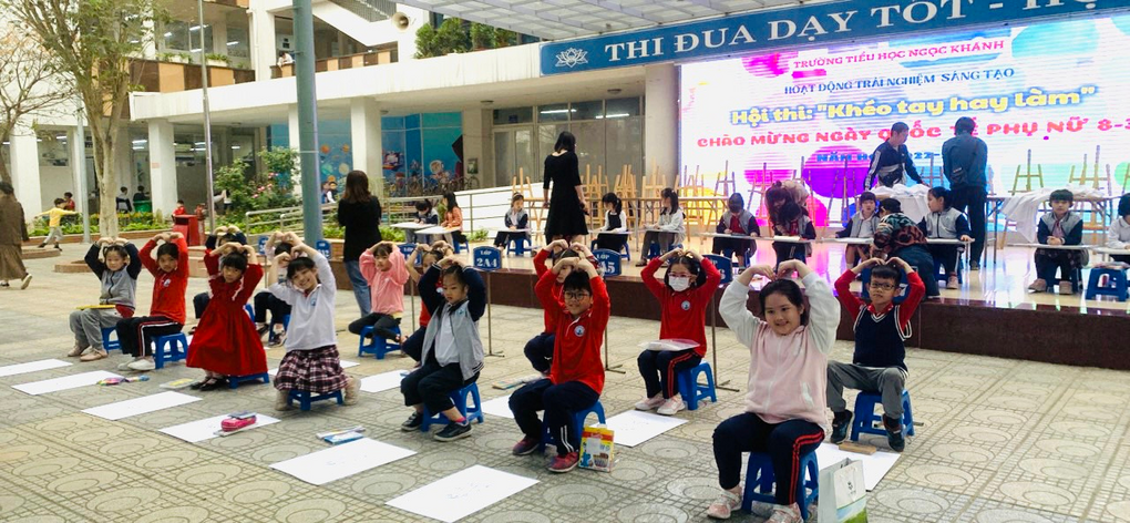 Học sinh lớp 2A5 - Trường Tiểu học Ngọc Khánh tích cực  tham gia những hoạt động ý nghĩa ngày 8 tháng 3