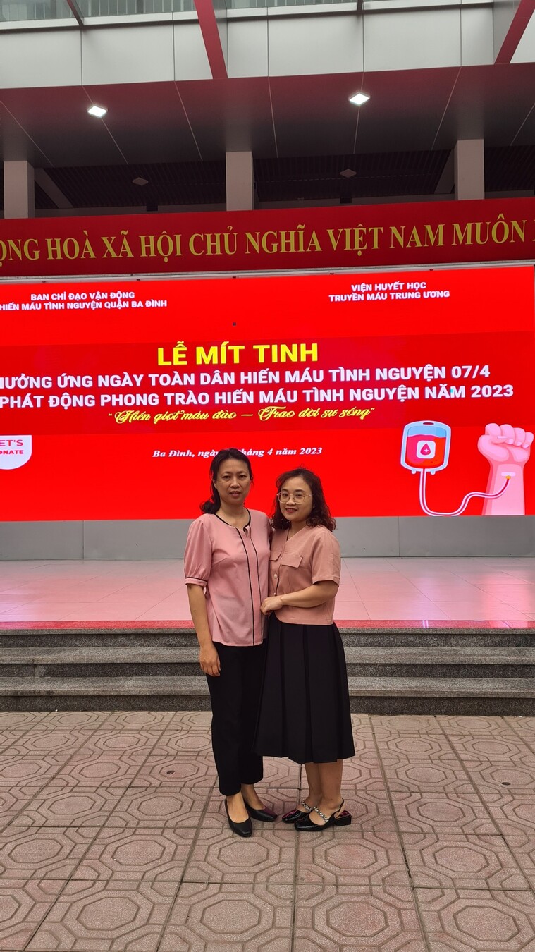 Giáo viên khối 4 tham gia ngày hội hiến máu tình nguyện của ngành GD&ĐT quận Ba Đình – Hiến giọt máu đào – Trao đời sự sống