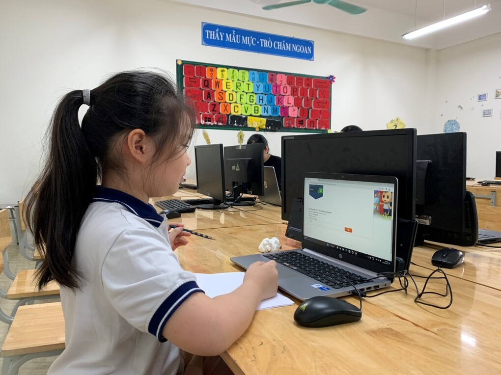 Tuyên dương học sinh đạt giải Trạng nguyên tiếng Việt 3A5