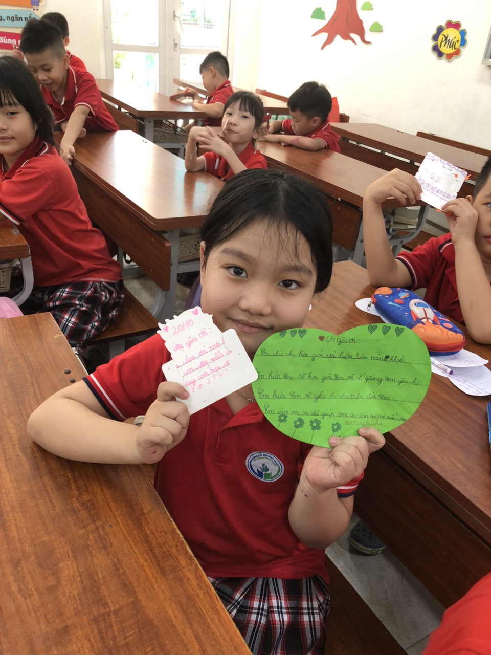 LỚP 2A1 THI ĐUA LÀM NHIỀU VIỆC TỐT CHÚC MỪNG NGÀY PHỤ NỮ VIỆT NAM