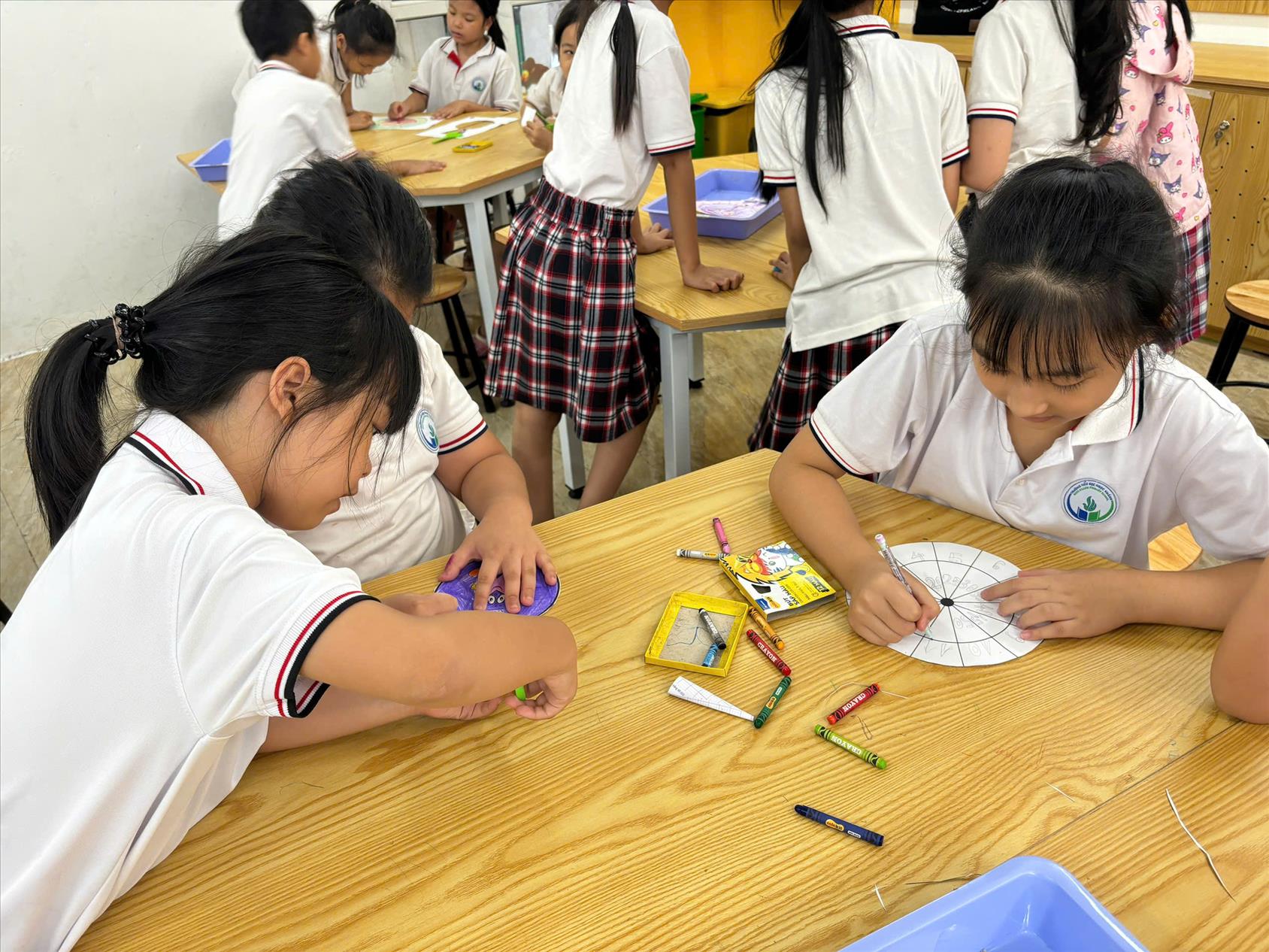 Lớp 3A3 hào hứng với tiết học STEM