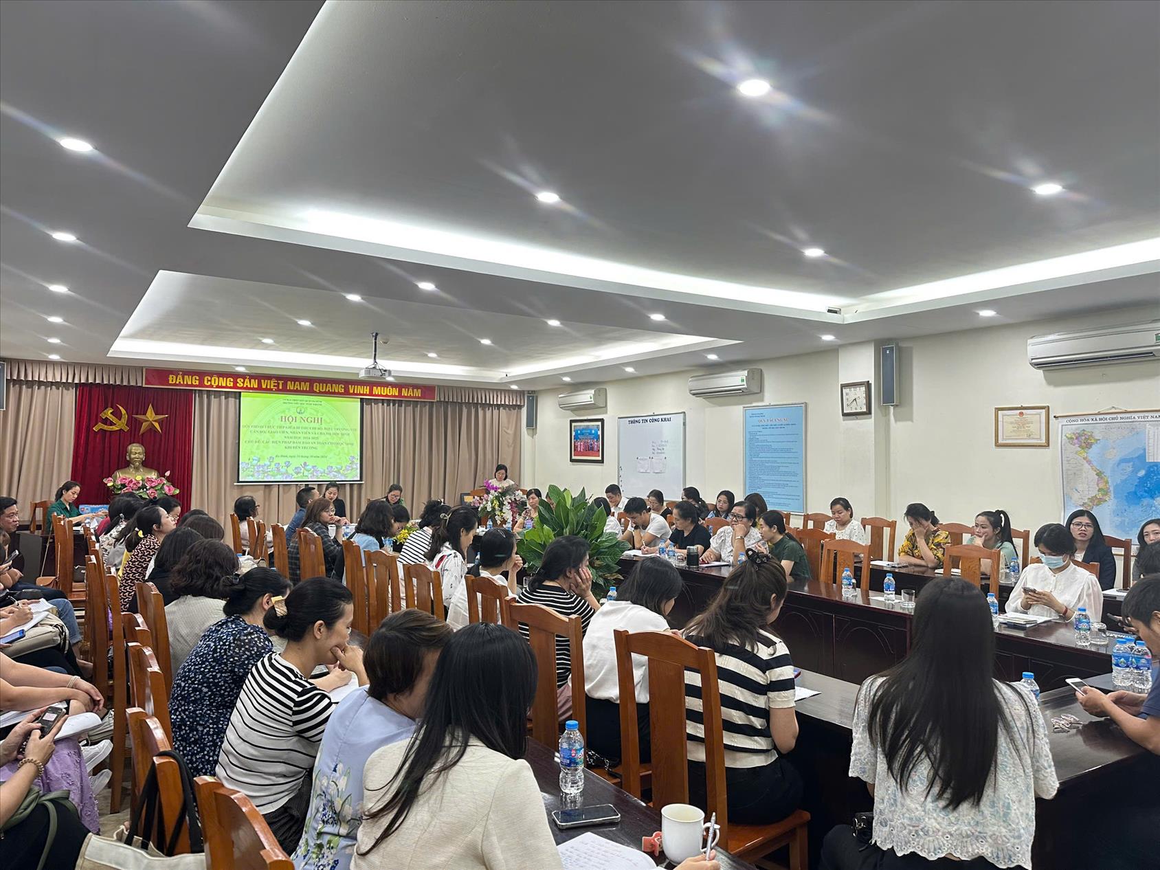 Trường Tiểu học Ngọc Khánh tổ chức Hội nghị đối thoại về “Các biện pháp đảm bảo an toàn cho học sinh khi đến trường"