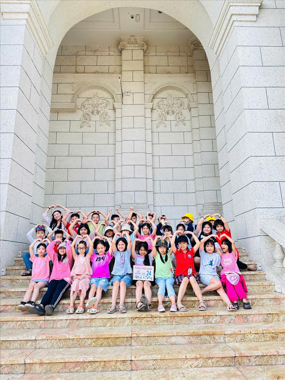 Lớp 4A2: Tham gia hoạt động trải nghiệm