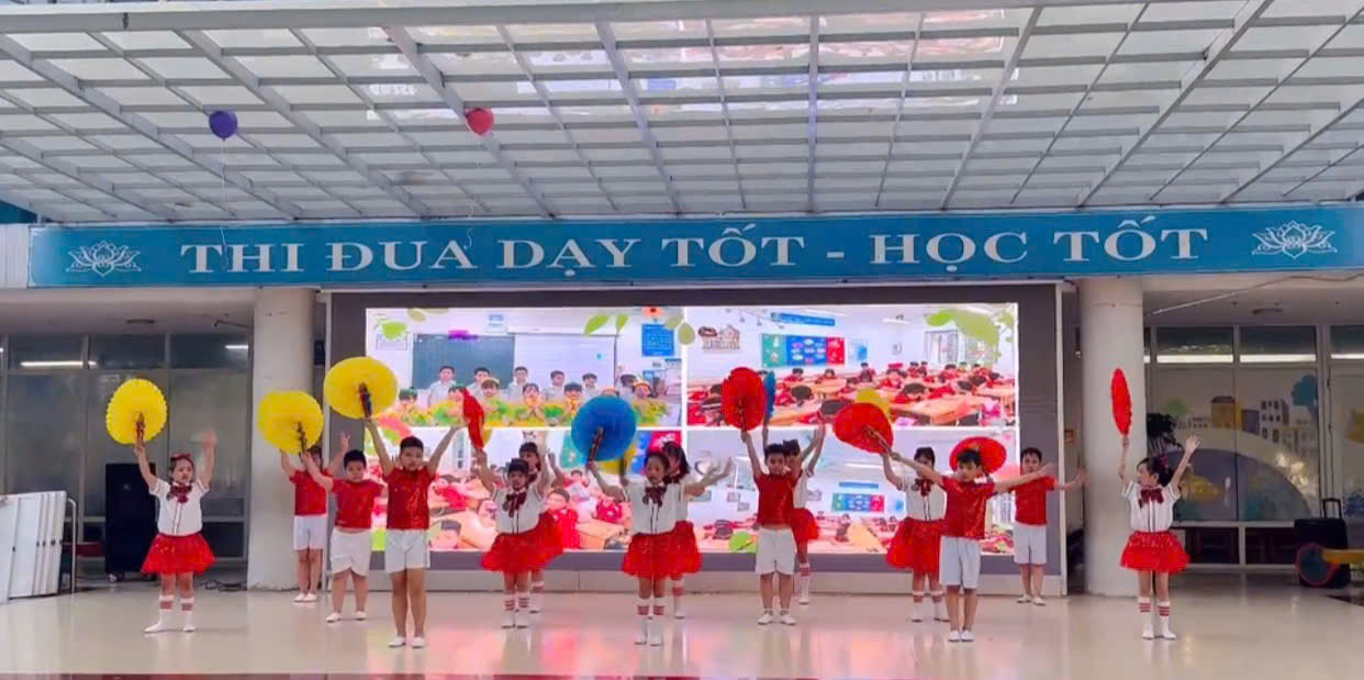 Học sinh lớp 3A4 tham gia cuộc thi “Tìm kiếm tài năng âm nhạc Ngọc Khánh”