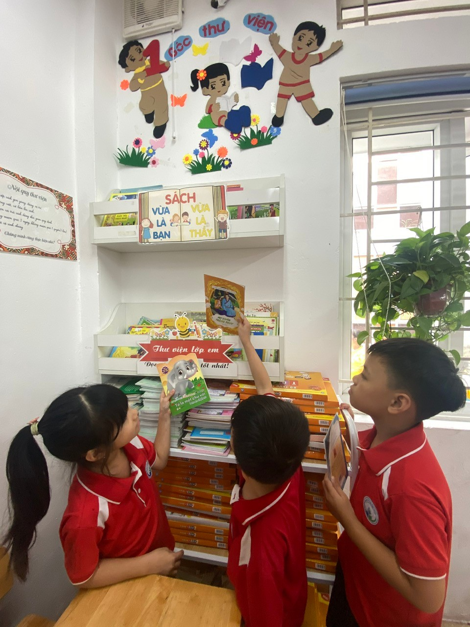 Thư viện Trường Tiểu học Ngọc Khánh chào mừng ngày nhà giáo Việt Nam 20/11.