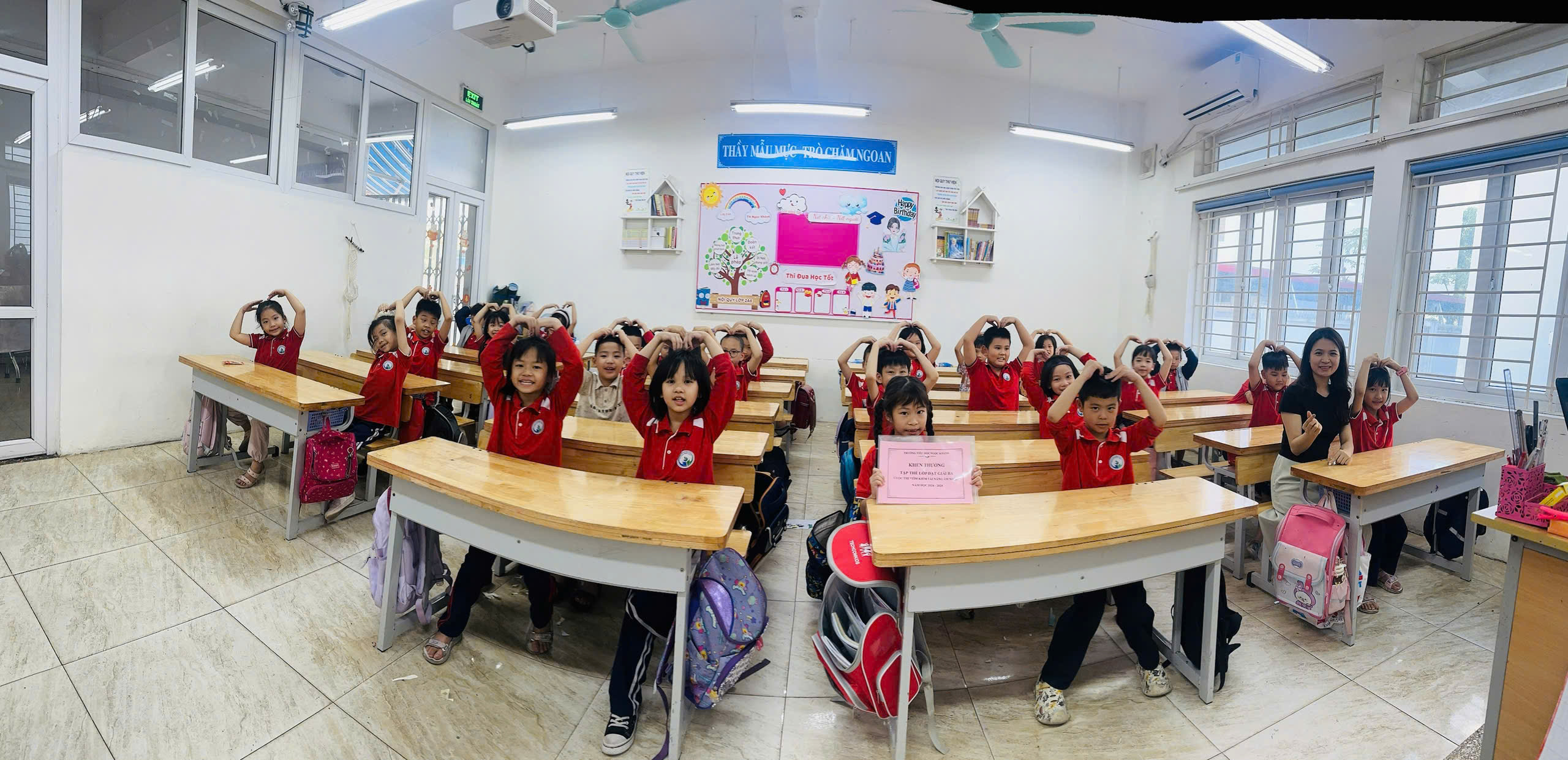 LỚP 2A6 CHÀO MỪNG NGÀY NHÀ GIÁO VIỆT NAM 20 – 11