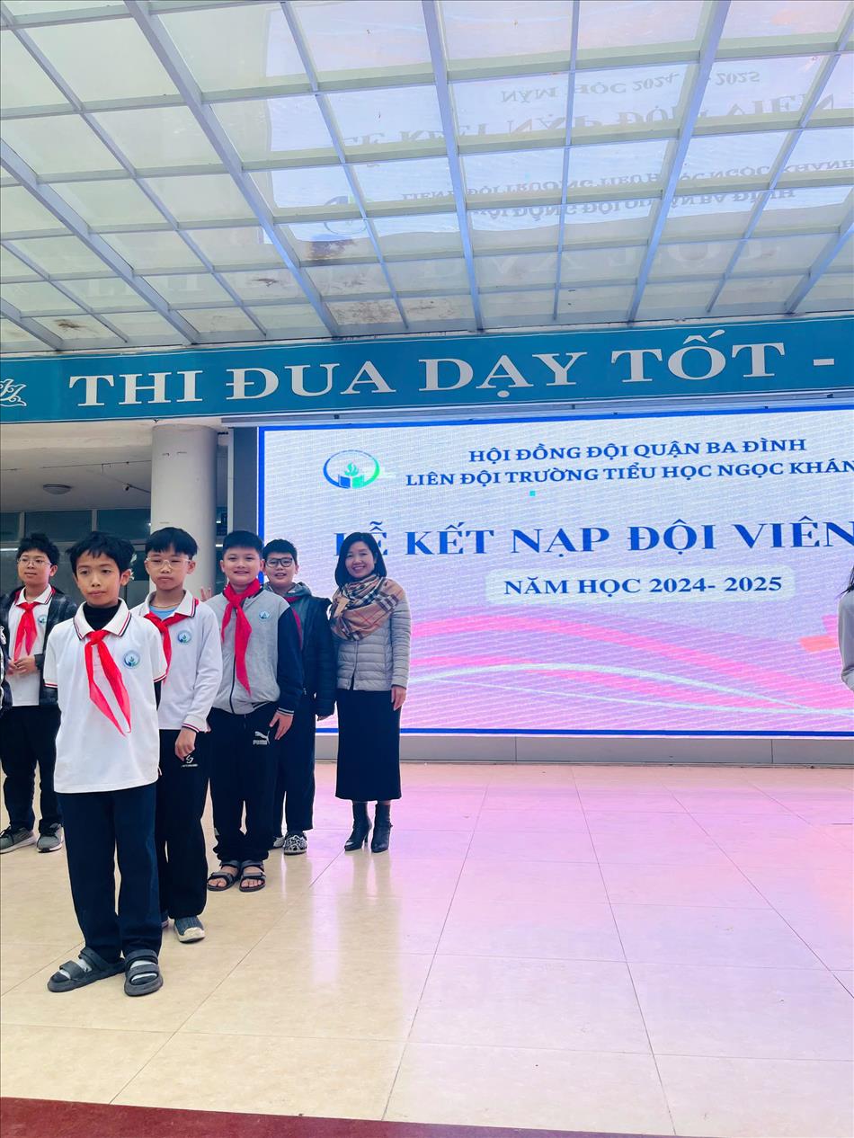 5A3 - Lễ kết nạp Đội viên