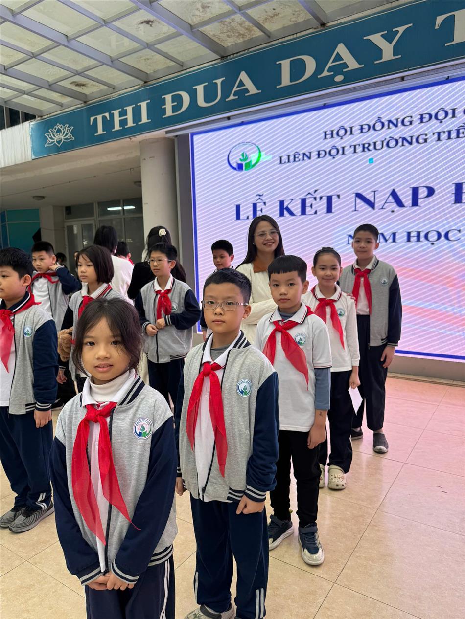 Lớp 4A5: Lễ kết nạp Đội viên