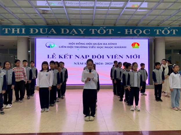 Lớp 4A7: Kết nạp đội viên