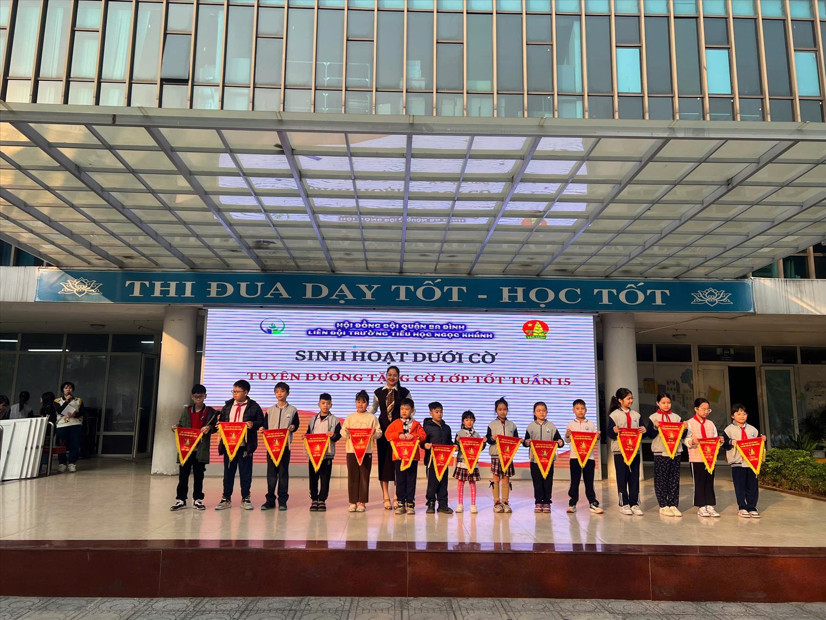 Lớp 2A3 - Bản tin chào cờ