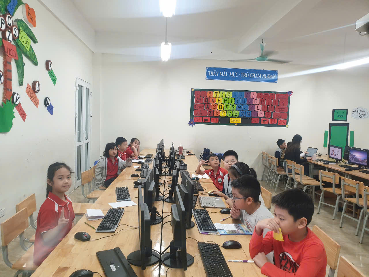 Chúc mừng các bạn lớp 3A5 đã hoàn thành cuộc thi Trạng nguyên Tiếng Việt cấp Trường