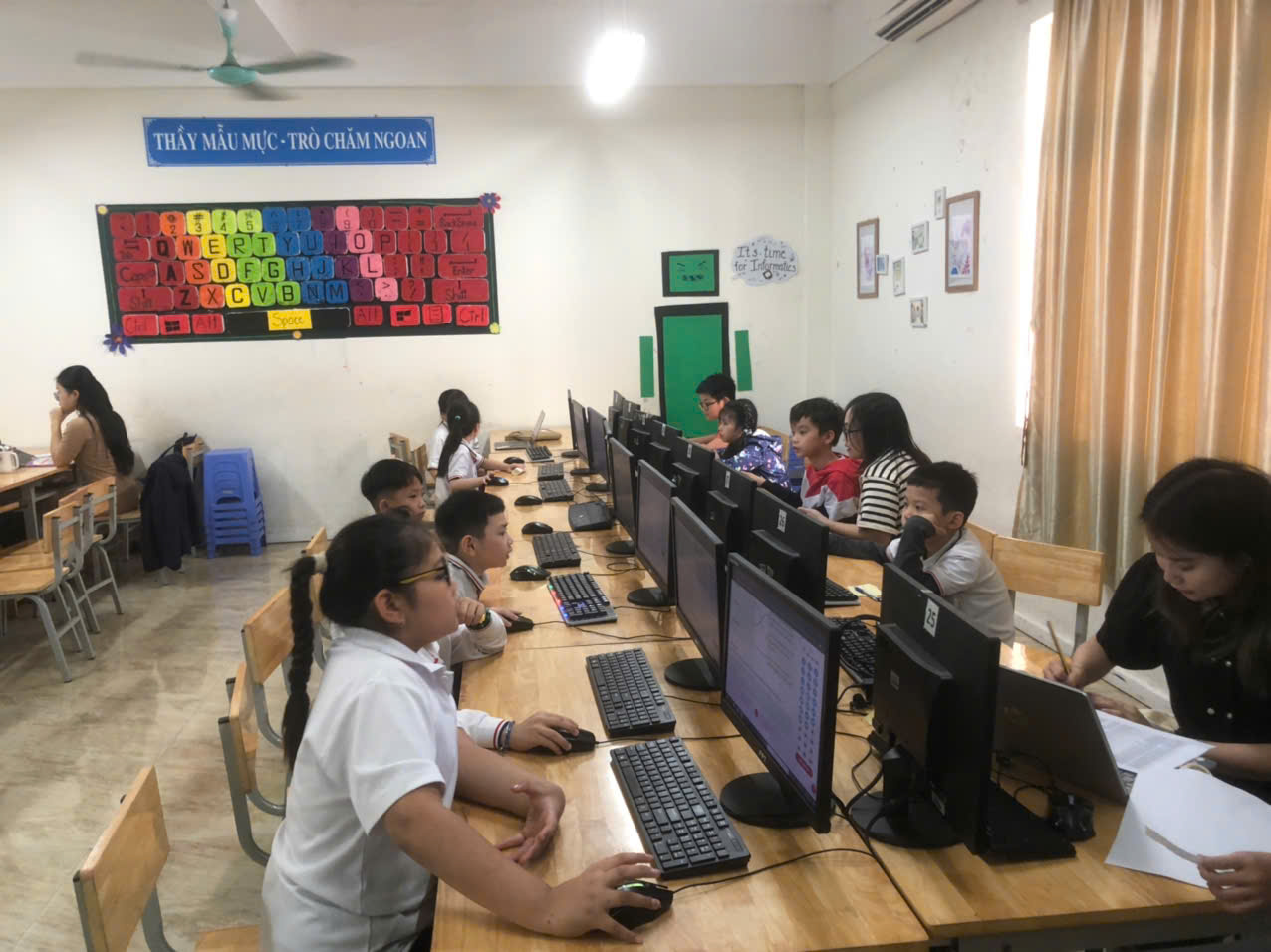 Chúc mừng các bạn lớp 3A1  đã hoàn thành cuộc thi Trạng nguyên Tiếng Việt cấp Trường