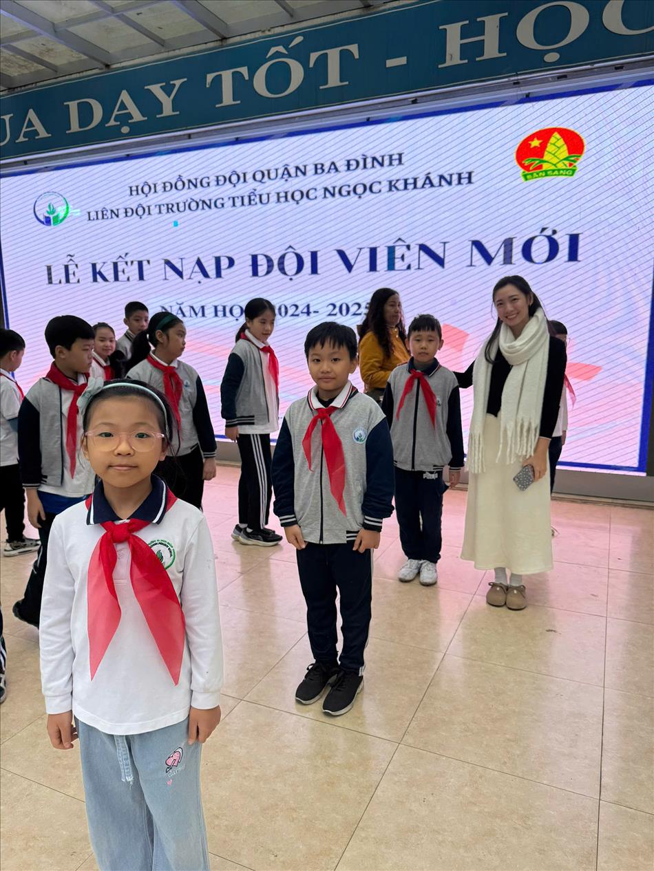 Lớp 4A2: Lễ kết nạp Đội