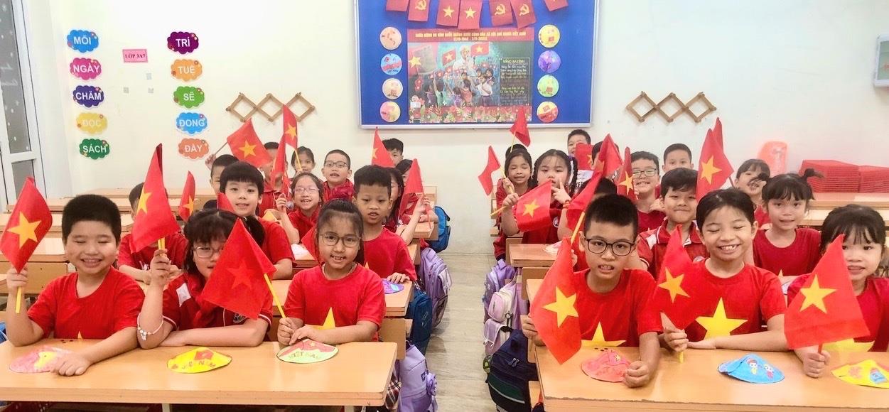 3A7 - Rộn ràng sắc đỏ - Tự hào trang sử vàng - Chào mừng ngày Quốc khánh